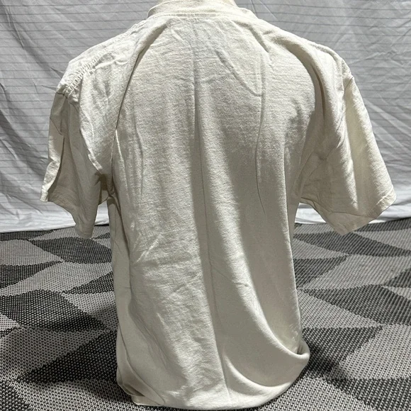 Taylor Swift Cream Graphic Tee - Picture 3 of 4